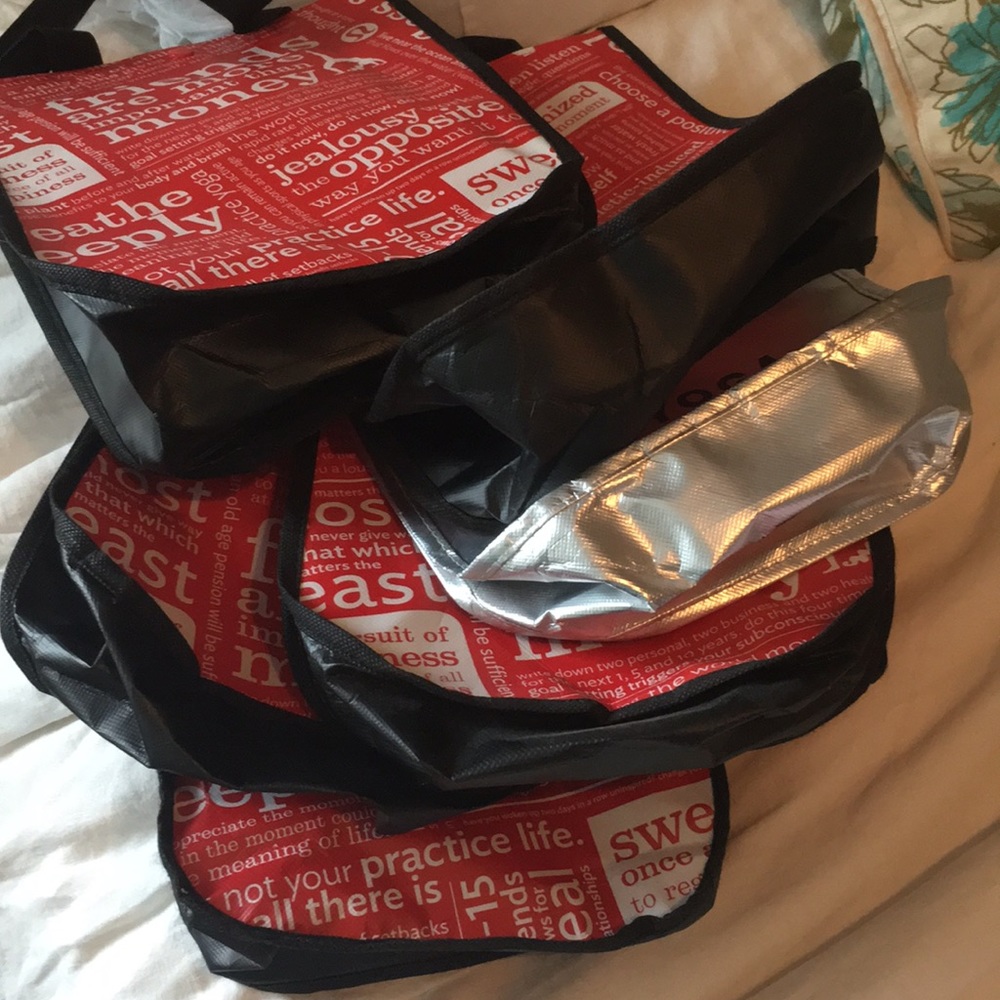 6 lulu lemon reusable shopping bags